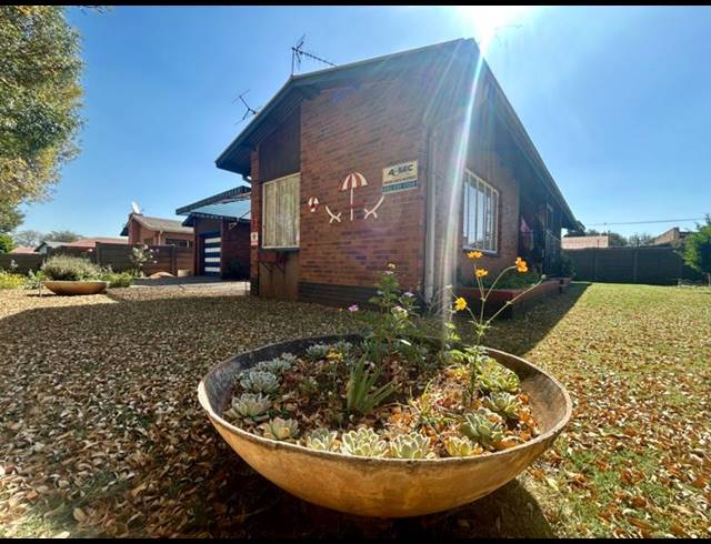 3 BEDROOM HOUSE FOR SALE IN VANDERBIJLPARK CW 5